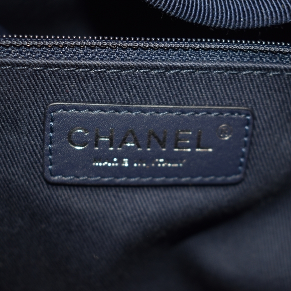 Chanel Deauville Navy - Picture 13 of 16